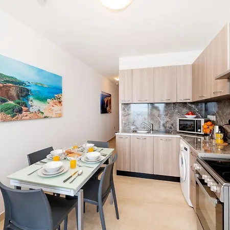Islet Promenade Seafront 1 Bedroom Apartment With Sea View Balcony By Getawaysmalta St. Paul's Bay Exterior photo