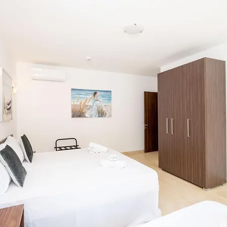 Islet Promenade Seafront 1 Bedroom Apartment With Sea View Balcony By Getawaysmalta St. Paul's Bay Exterior photo