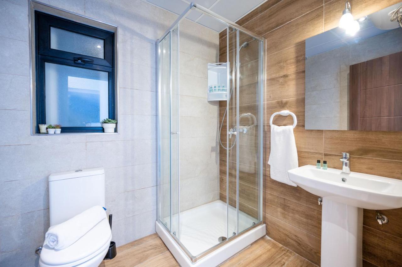 Islet Promenade Seafront 1 Bedroom With Sea View Balcony By Getawaysmalta Appartement